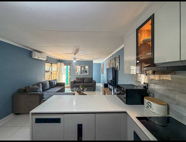 2 BEDROOM TOWNHOUSE FOR SALE IN AMANZIMTOTI